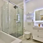 Urbanflat 92 - Beautiful Apartment In The Center Of Paris